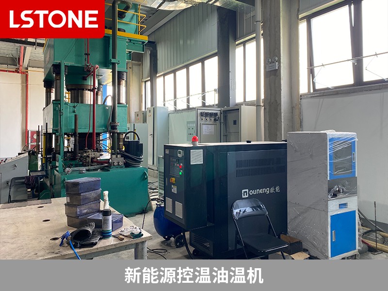 新能源控溫油溫機(jī)2