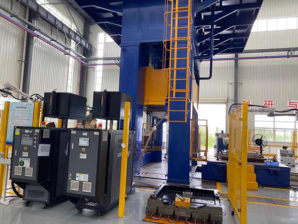 碳纖維模壓模溫機