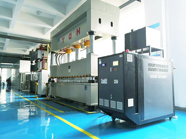 碳纖維模壓模溫機 碳纖維模壓模溫機